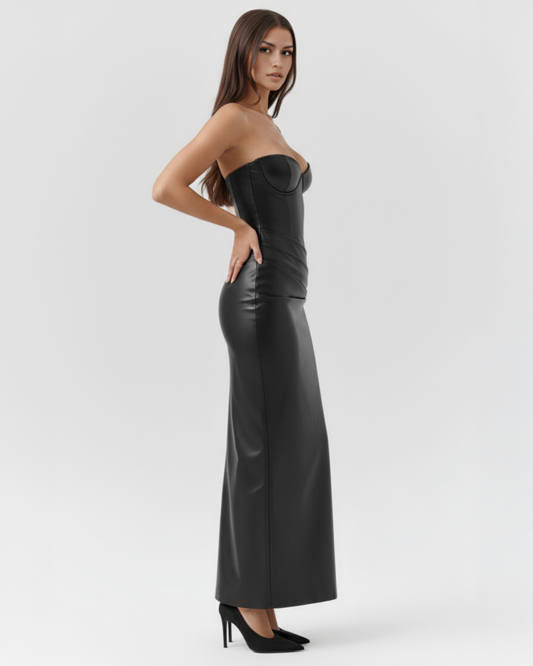 NORA - VESTIDO MIDI NEGRO EN CUERO VEGANO CON CORSÉ