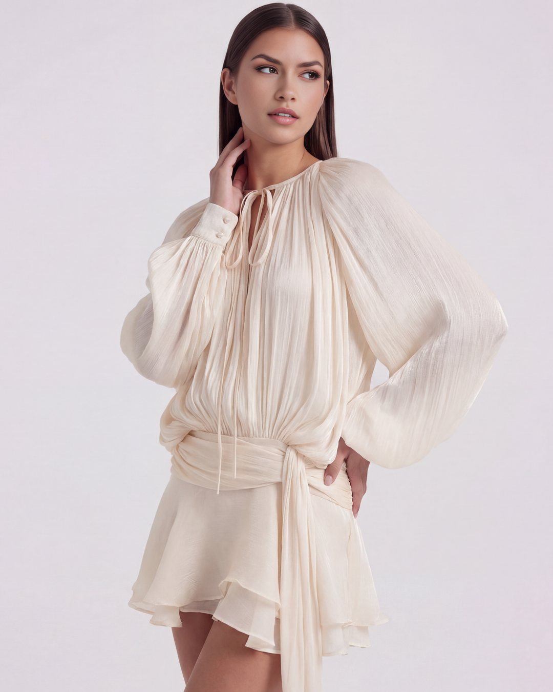 VIOLETA - VESTIDO MINI PLISADO CON VOLANTES CREMA