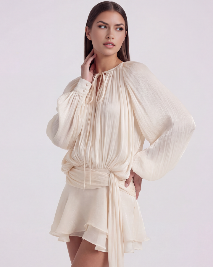 VIOLETA - VESTIDO MINI PLISADO CON VOLANTES CREMA