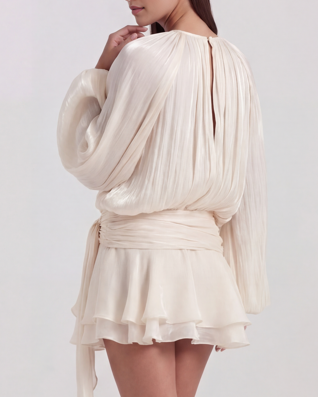 VIOLETA - VESTIDO MINI PLISADO CON VOLANTES CREMA