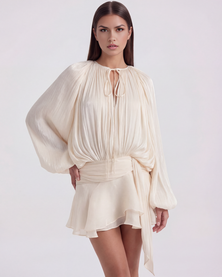 VIOLETA - VESTIDO MINI PLISADO CON VOLANTES CREMA