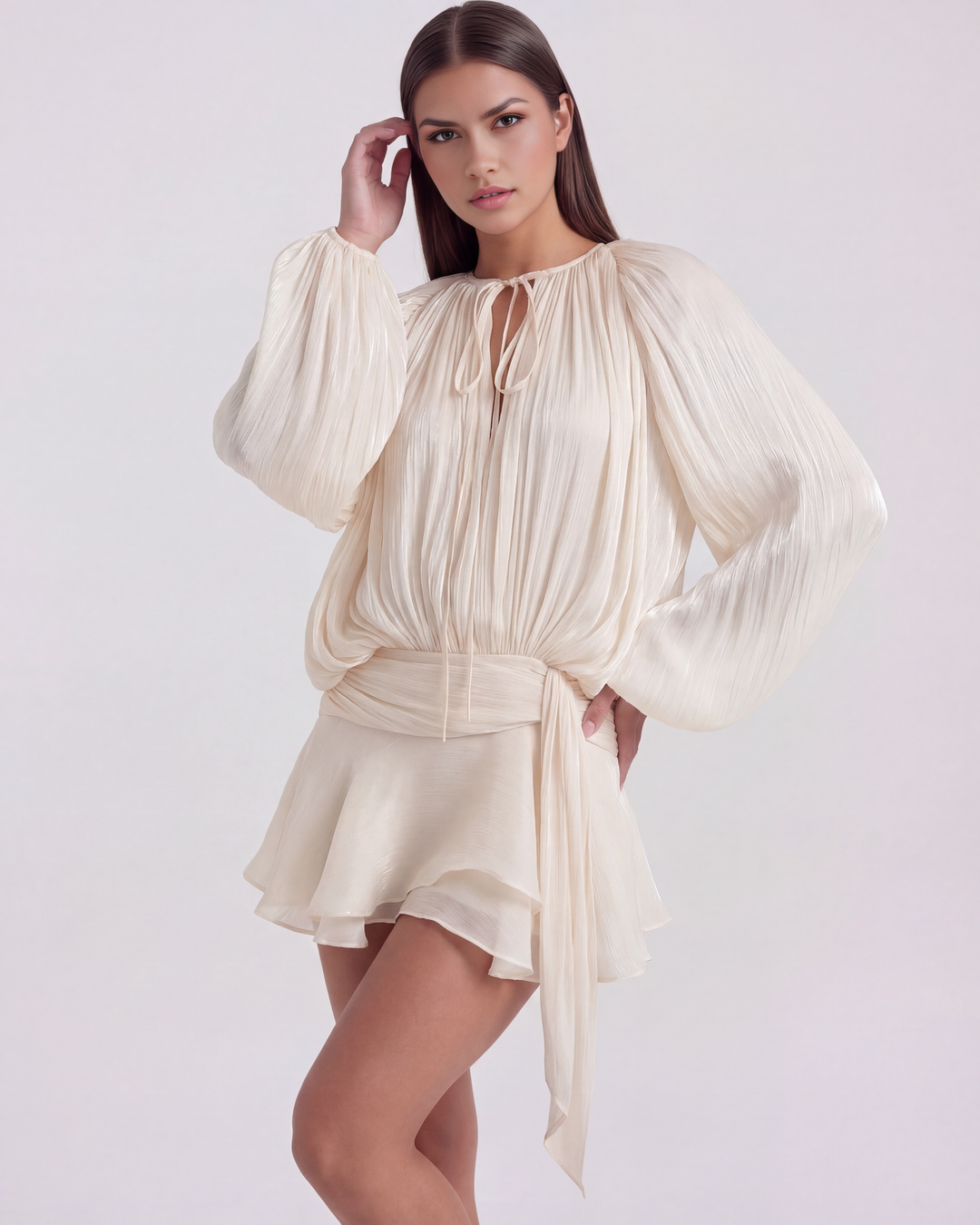 VIOLETA - VESTIDO MINI PLISADO CON VOLANTES CREMA
